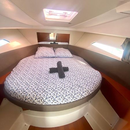 Une Nuit Insolite Sur Un Bateau Linge Et Menage Inclus Ла Рошел Екстериор снимка